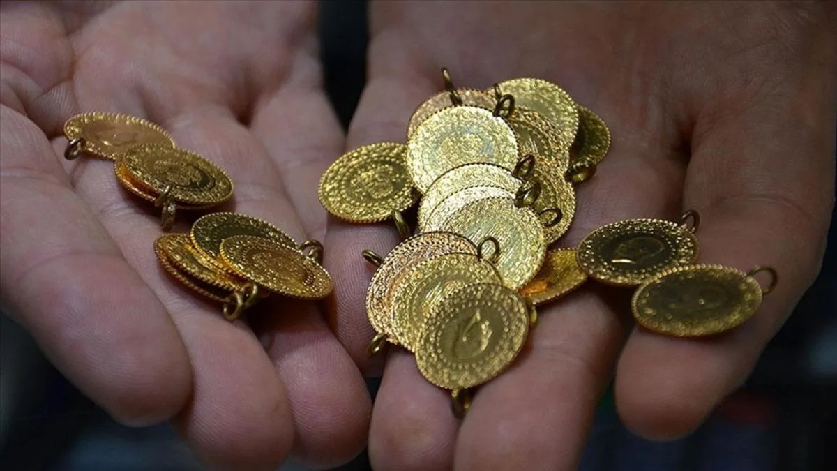 Altın fiyatlarında sert dönüş! Gram altın yeniden yükselişe geçti