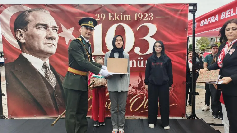 Bafra'da Cumhuriyet Bayramı coşkusu! Meydan doldu taştı