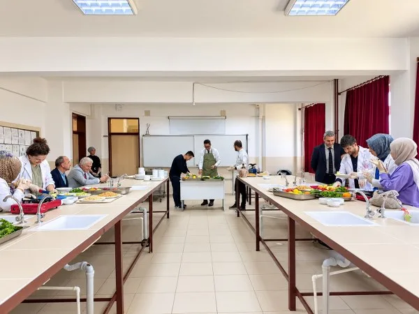 Samsun'da öğretmenler sağlıklı yaşam için mutfağa girdi