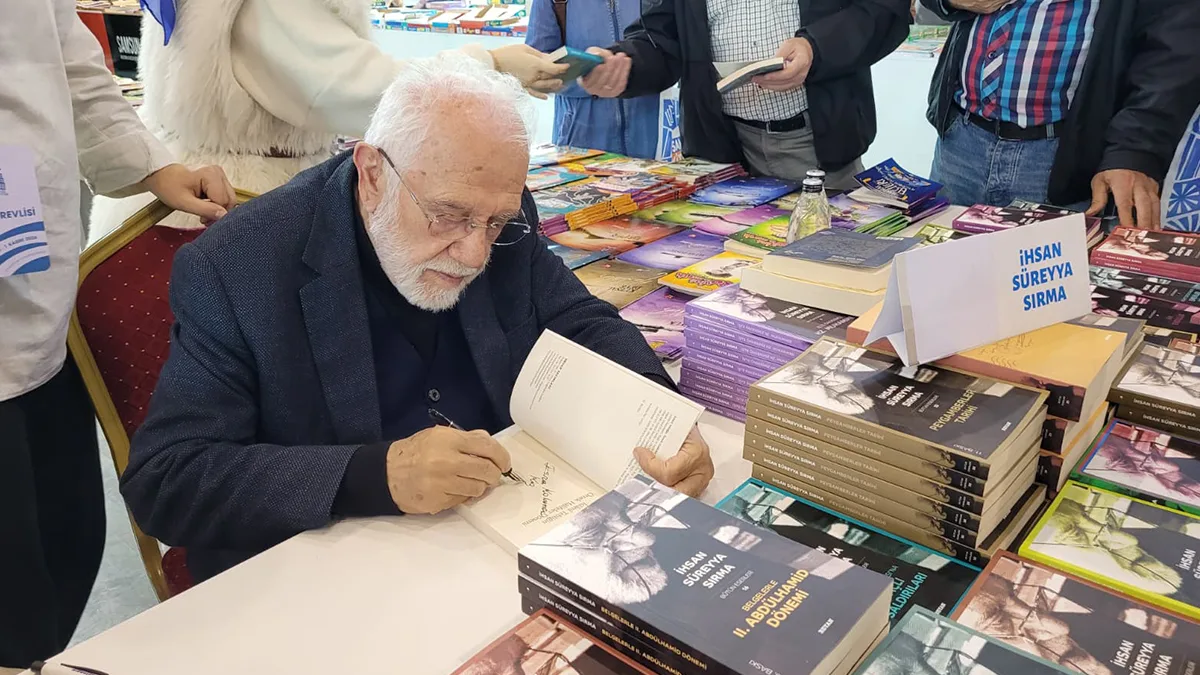 İhsan Süreyya Sırma Samsun'da okurlarıyla buluştu
