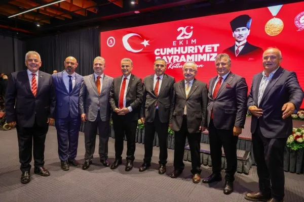 İlkadım'da Cumhuriyet'in 103. yılı coşkuyla kutlandı: Başkan Kurnaz'dan anlamlı mesaj