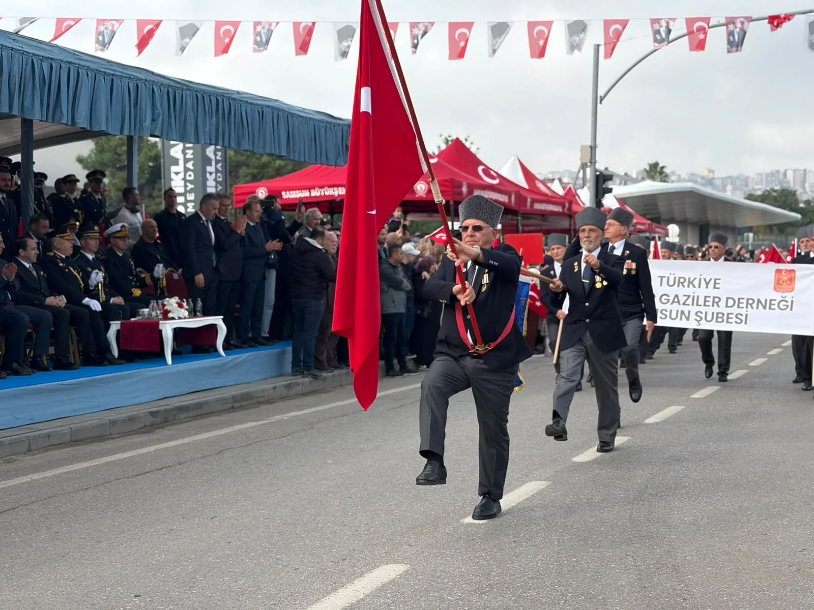 Samsun'da Cumhuriyet'in 103. yılı coşkuyla kutlandı! Gösteriler alkış topladı
