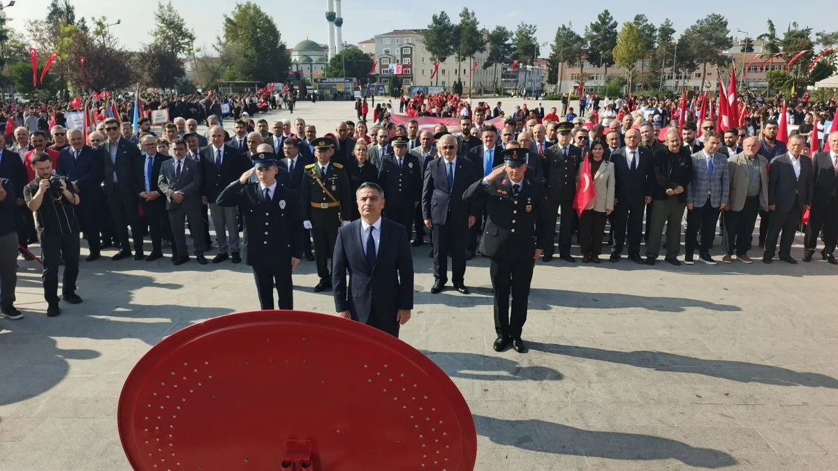 Bafra'da Cumhuriyet coşkusu! 103. yıl yürüyüşüne yoğun katılım