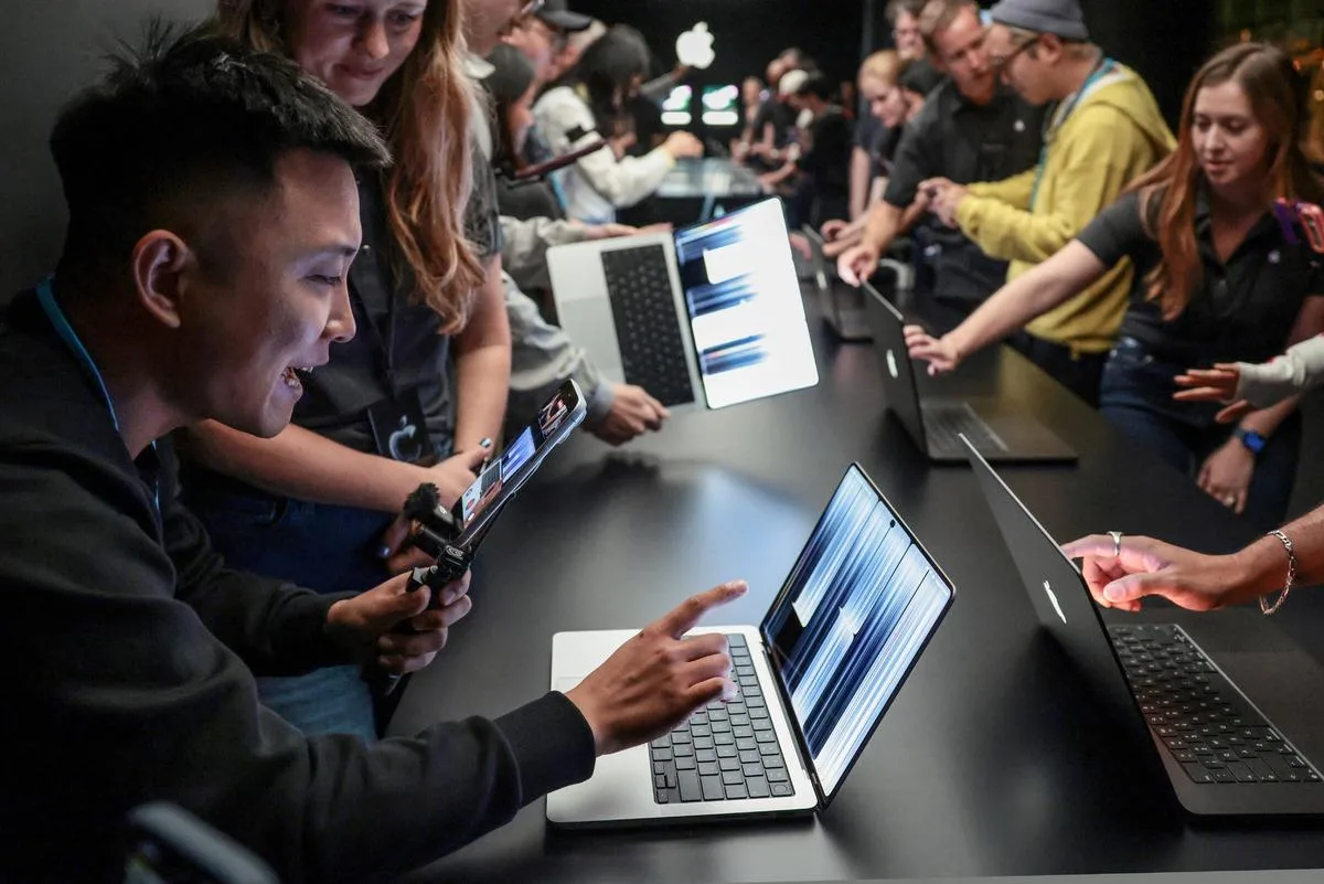 Apple'dan tarihi MacBook hamlesi: Türkiye'de ne kadar olacak?
