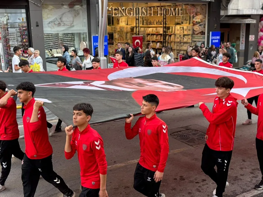 Samsun'da 1919 metrelik Türk bayrağıyla Cumhuriyet coşkusu - 24