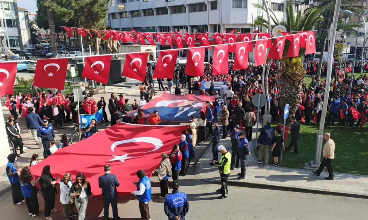 Bafra'da Cumhuriyet coşkusu: 103. yıl yürüyüşüne yoğun katılım