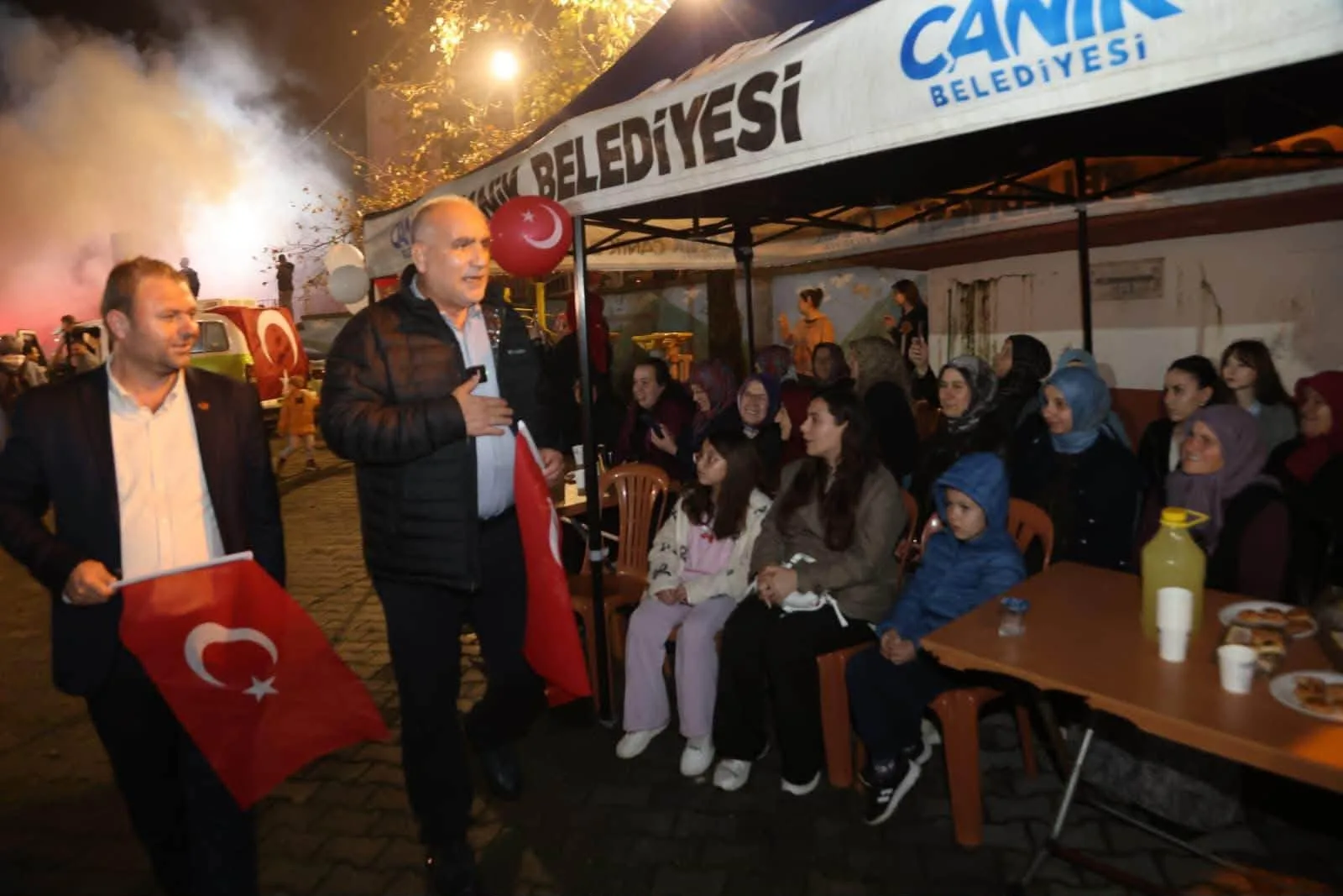 Canik'te 29 Ekim Cumhuriyet Bayramı coşkusu fener alayıyla taçlandı