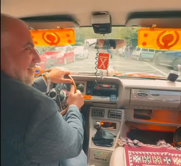 Canik Belediye Başkanı İbrahim Sandıkçı'dan nostaljik otomobil turu