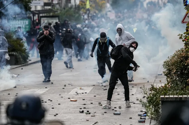 Fransa cumartesi gününe hazırlanıyor! Ordu sokağa inecek
