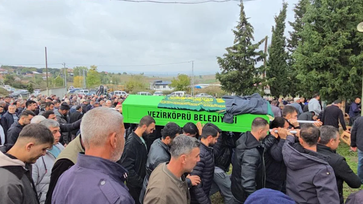 İstanbul'da ölen genç, Samsun'da toprağa verildi