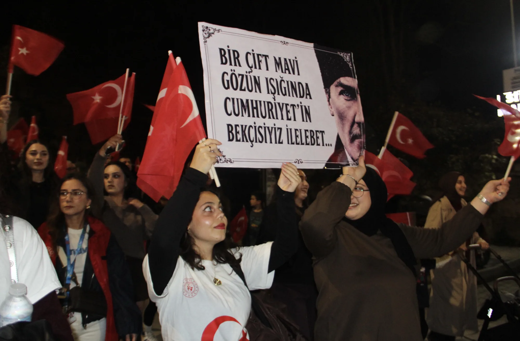 Sinop'ta Cumhuriyet'in 103. yılı fener alayıyla kutlandı